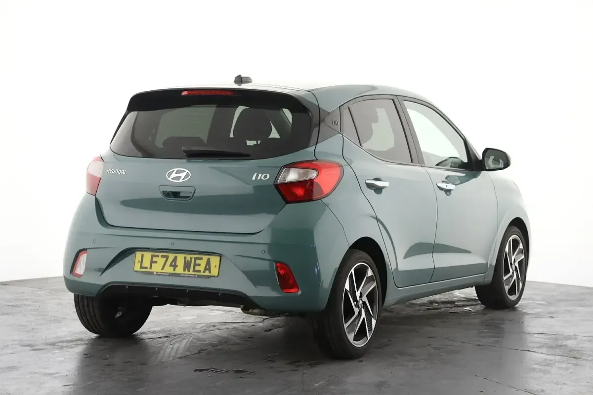 Used Hyundai i10 Premium 2024 Green Hatchback
