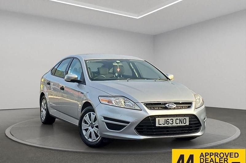 Silver Used 2013 Ford Mondeo Hatchback | £2,250 (Fair price) - Image 1/1