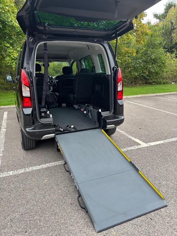 Used Citroën Berlingo XTR 100 HP (73 kW) 2017 Black MPV