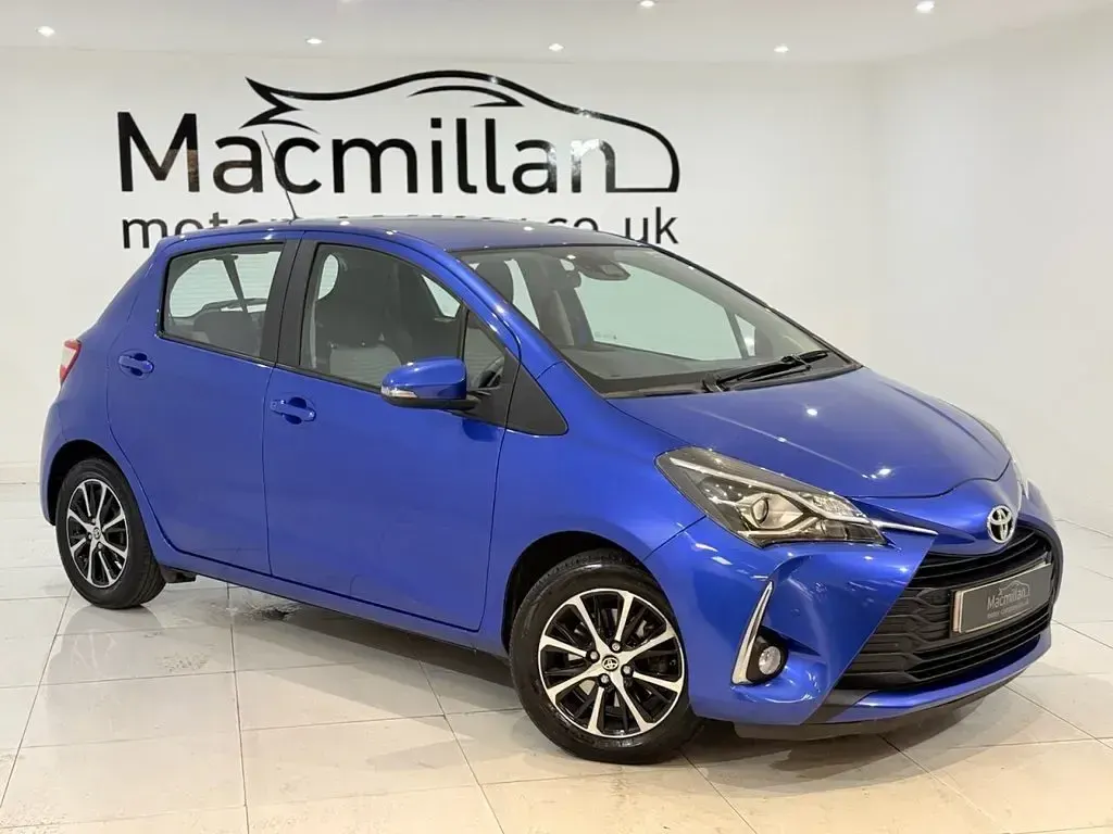 Used Toyota Yaris 111 HP (81 kW) 2018 Blue Hatchback