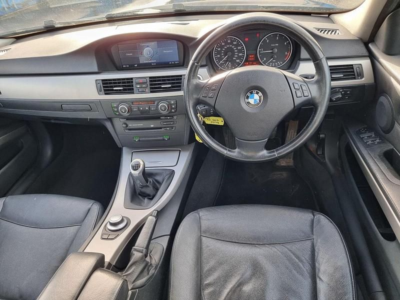 Begagnad BMW 320 Advantage 2007 Blå Sedan