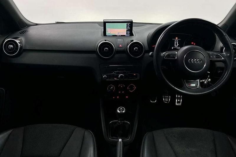 Begagnad Audi A1 S-Line 123 HK (90 kW) 2018 Röd Halvkombi