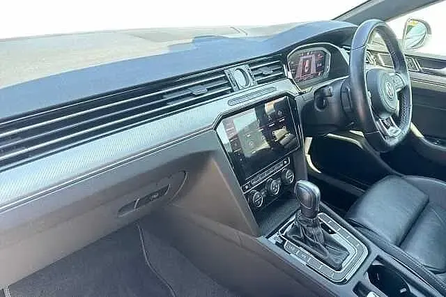 Używany VW Arteon R-line 190 KM (139 kW) 2020 Biały Hatchback