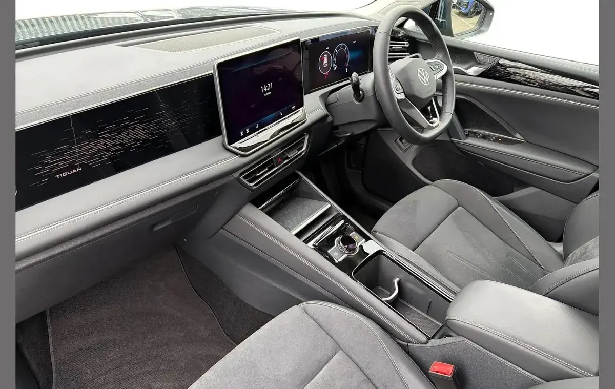 Used VW Tiguan Elegance 150 HP (110 kW) 2025 Blue SUV