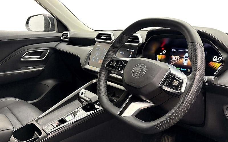 Used MG ZS Trophy 196 HP (144 kW) 2024 Metallic  black pearl Hatchback