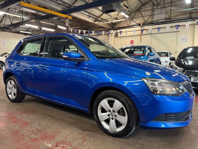 Used Skoda Fabia SE 90 HP (66 kW) 2015 Blue Hatchback