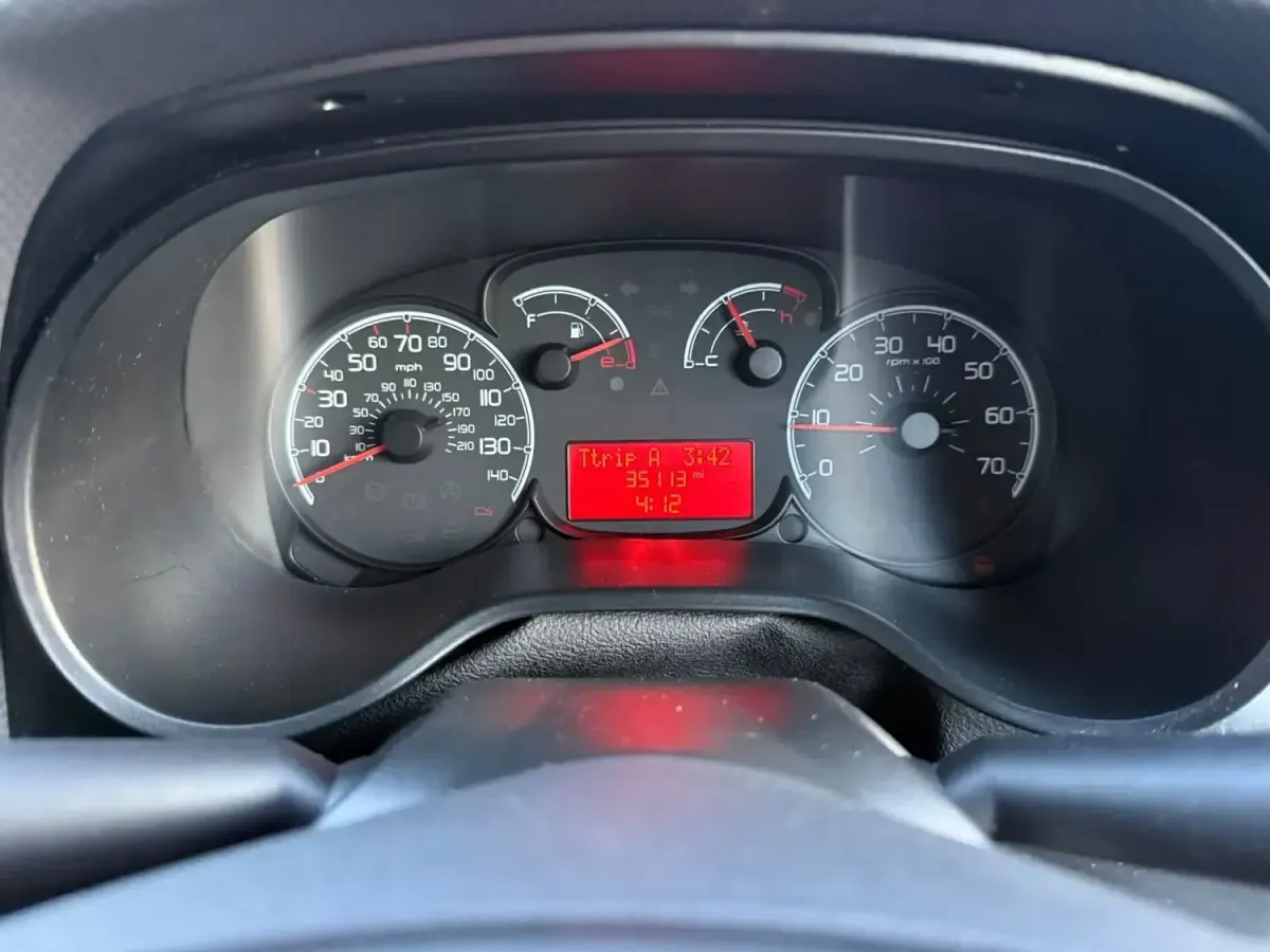 Używany Fiat Doblò 105 KM (77 kW) 2013 Szary Minivan