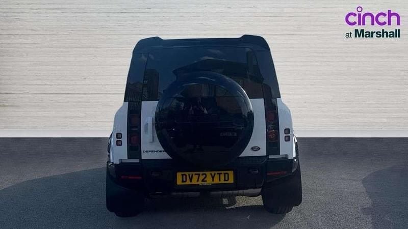 Używany Land Rover Defender SE Dynamic 249 KM (183 kW) 2022 Biały SUV