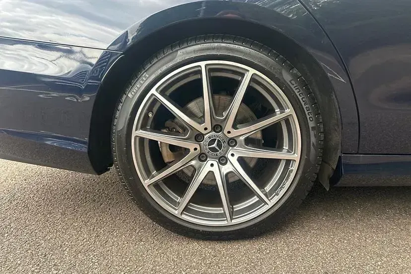 Używany Mercedes E350 AMG line 286 KM (210 kW) 2020 Niebieski Kombi