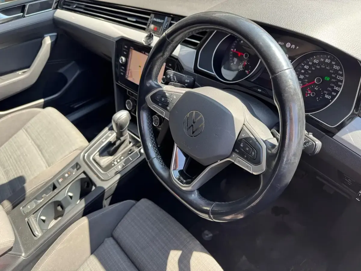 Used VW Passat SE 150 HP (110 kW) 2020 Grey Estate