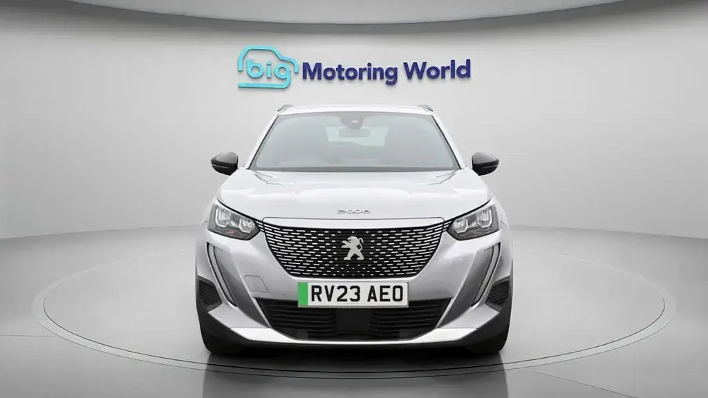 Second-hand Peugeot e-2008 Active+ 100 kW (136 CP) 2023 SUV