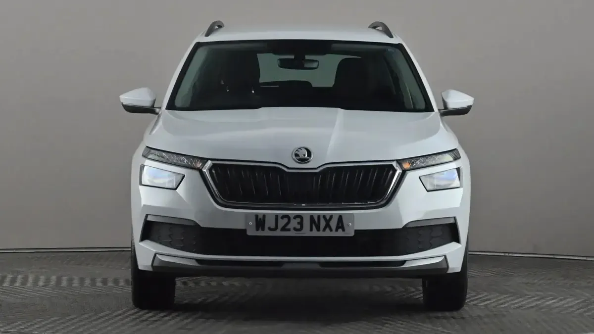 Used Skoda Kamiq SE Drive 95 HP (69 kW) 2023 White SUV