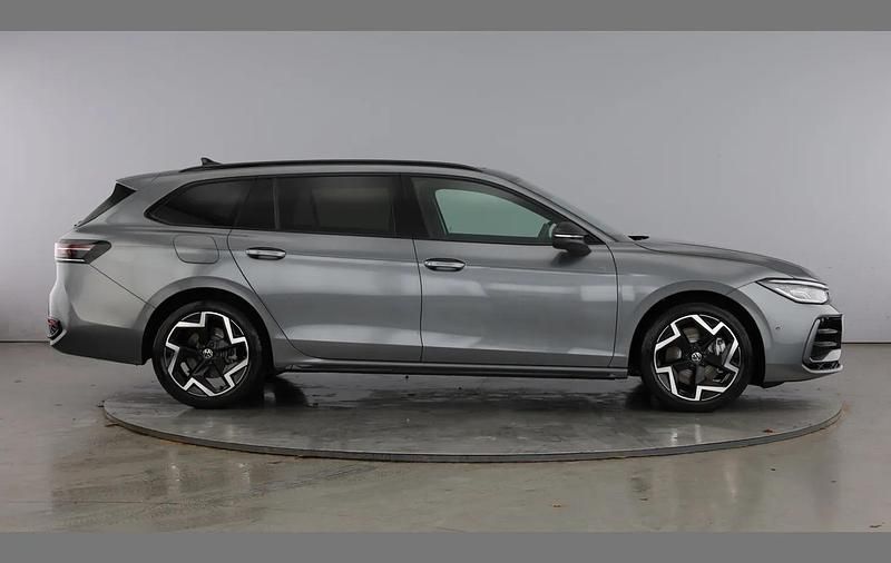 New VW Passat R-line 204 HP (150 kW) 2025 Grey Estate