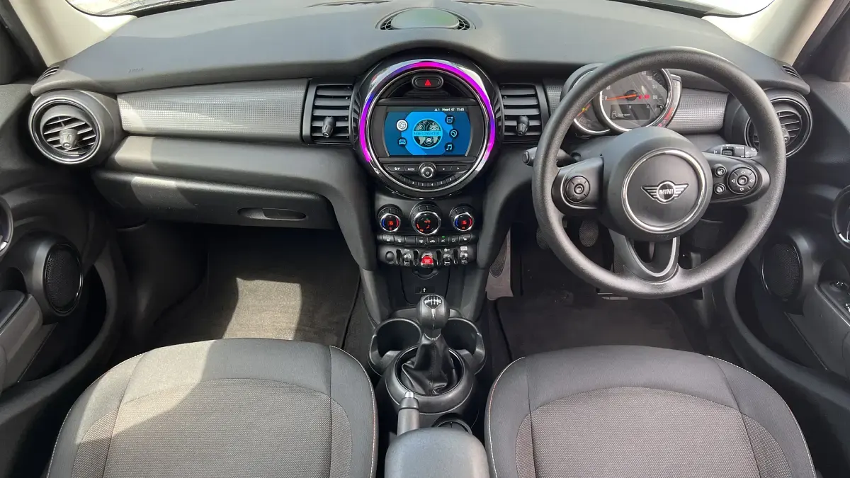 Used Mini Cooper Classic 134 HP (98 kW) 2020 Grey Hatchback