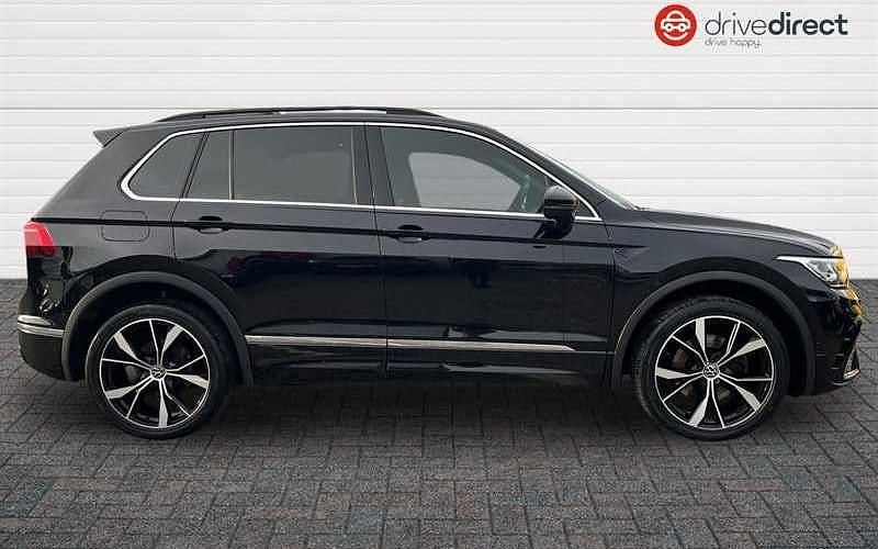 Used VW Tiguan R-line 245 HP (180 kW) 2023 Black SUV