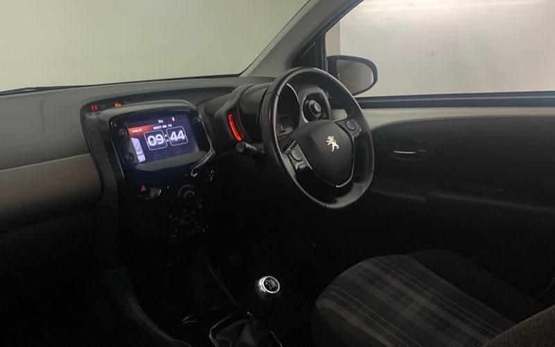 Used Peugeot 108 Allure 72 HP (52 kW) 2022 Hatchback