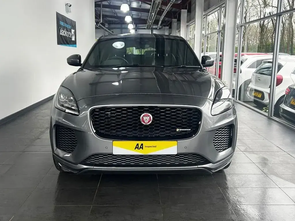 Usado Jaguar E-Pace Chequered Flag 200 HP (147 kW) 2019 Cinzento SUV
