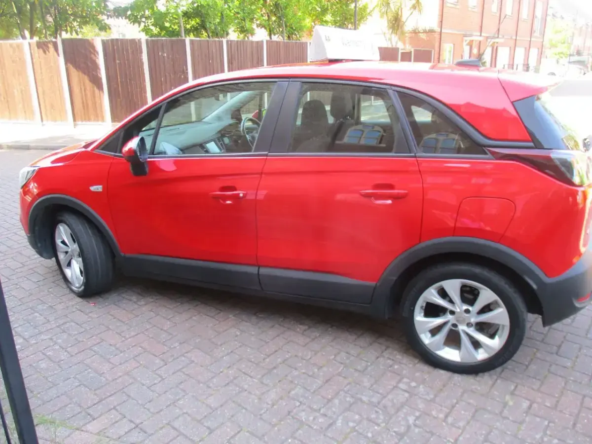 Used Vauxhall Crossland X 81 HP (59 kW) 2018 Red SUV