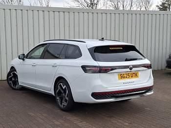 New VW Passat R-line 150 HP (110 kW) 2025 White Estate