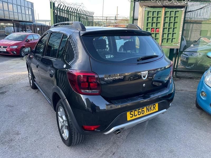 Used Dacia Sandero Ambiance 90 HP (66 kW) 2016 Black Hatchback