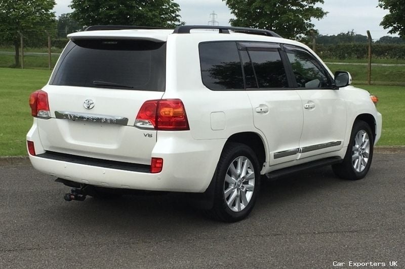 Used Toyota Land Cruiser 272 HP (200 kW) 2014 SUV
