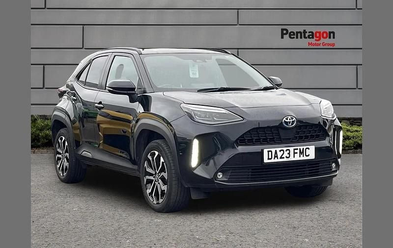 Used Toyota Yaris Cross Design 113 HP (83 kW) 2023 Black SUV