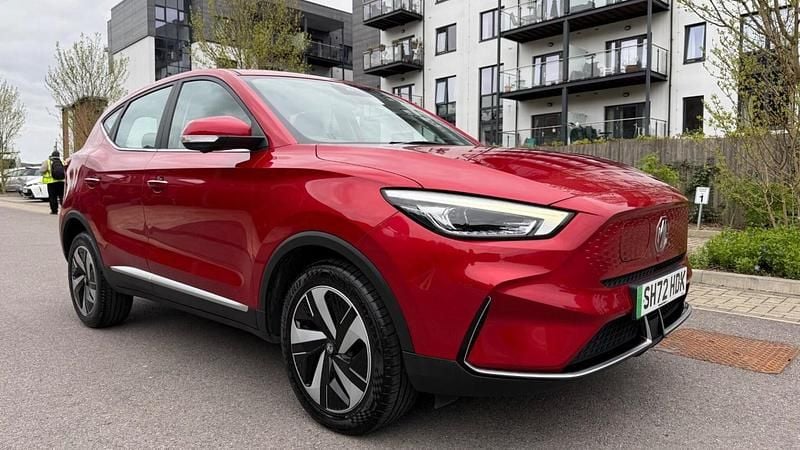 Usado MG ZS SE 130 kW (177 HP) 2022 Vermelho SUV