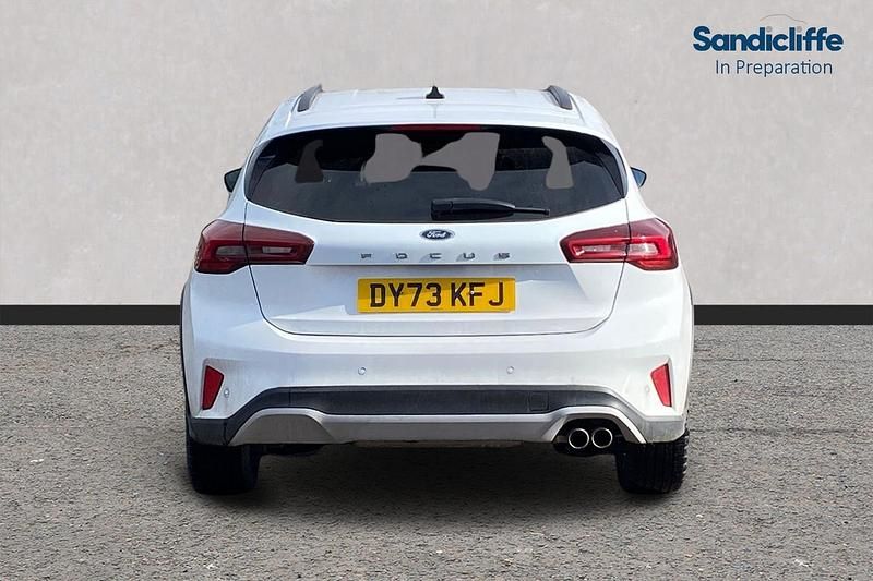 Używany Ford Focus Active 125 KM (91 kW) 2023 Biały Hatchback
