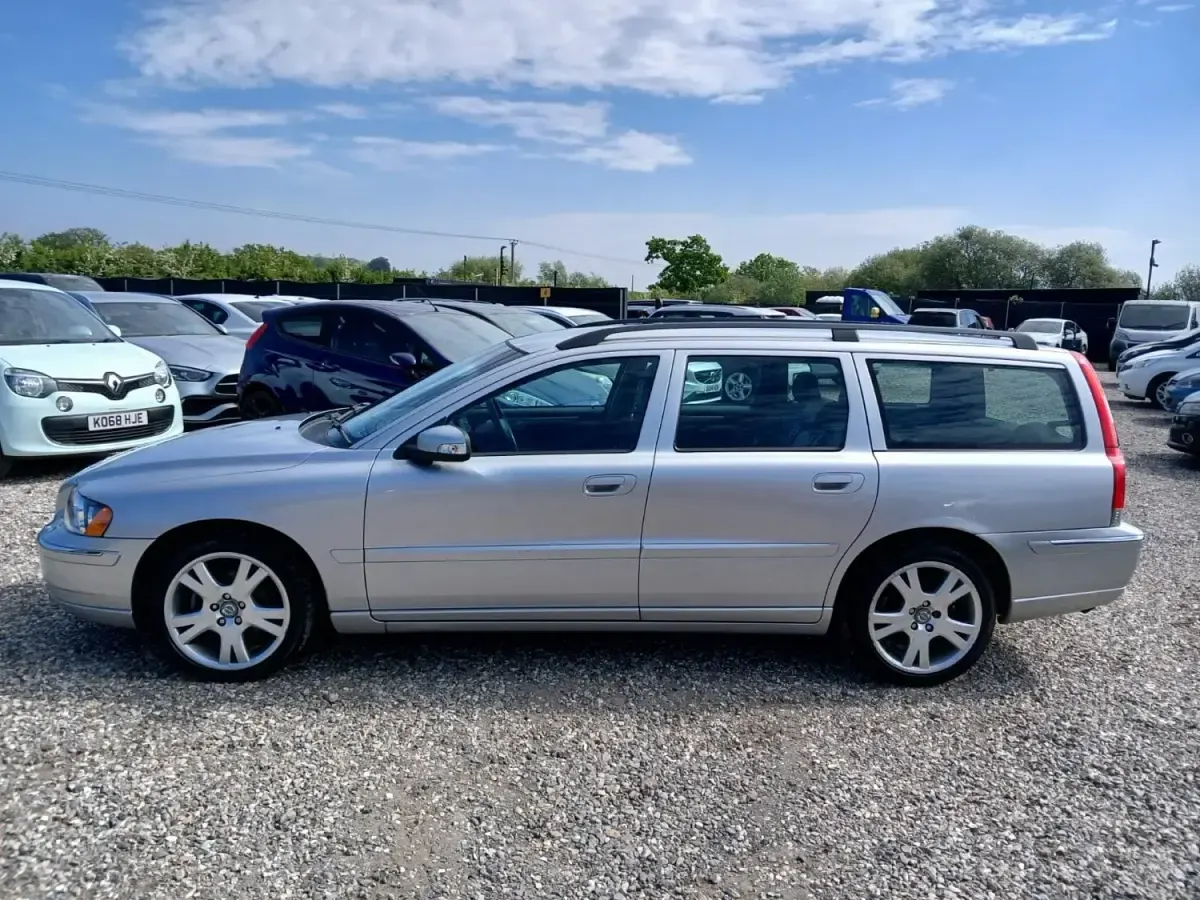 Used Volvo V70 SE 2006 Silver Estate