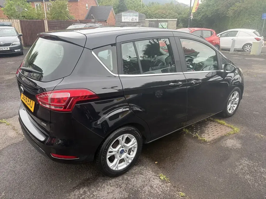 Used Ford B-MAX Zetec 100 HP (73 kW) 2015 Black MPV