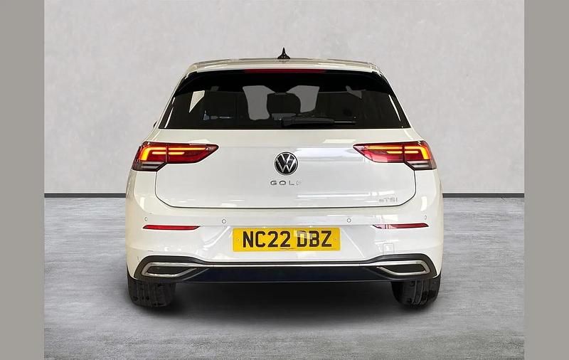 Used VW Golf VIII Active 147 HP (108 kW) 2022 White Hatchback