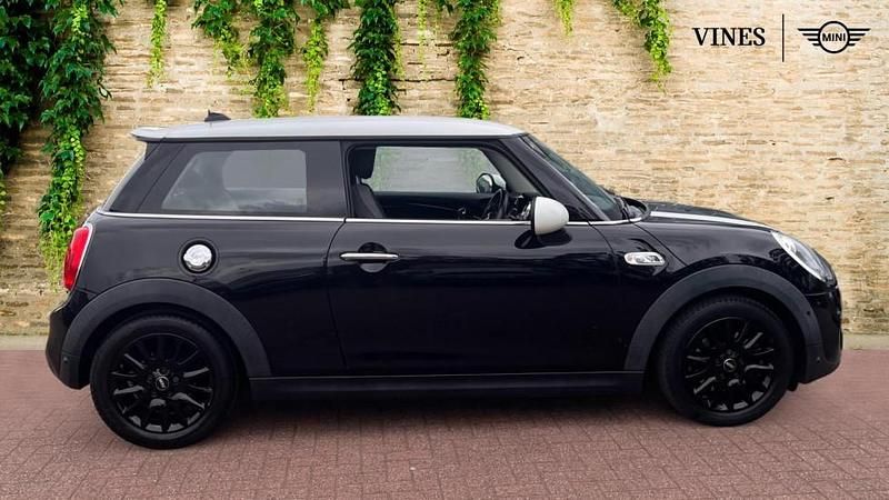 Usado Mini Cooper S Hatch 189 CV (139 kW) 2016 Negro Utilitario