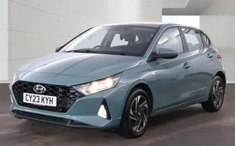 Used Hyundai i20 SE 101 HP (74 kW) 2023 Green Hatchback
