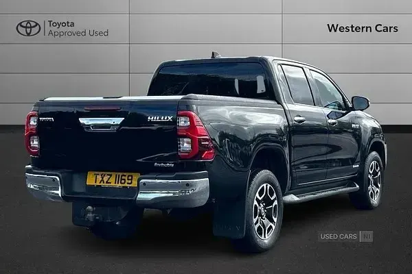 Usado Toyota HiLux 201 HP (147 kW) 2023 Preto Pickup