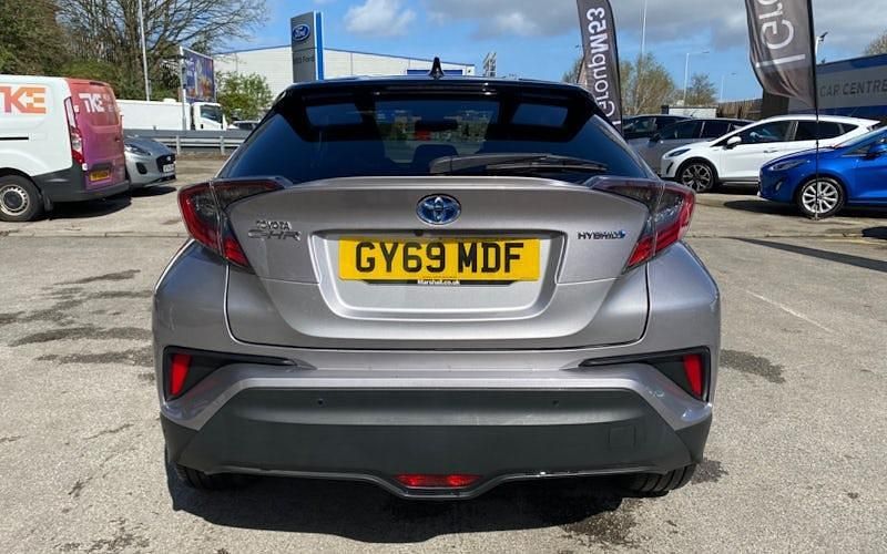 Używany Toyota C-HR 122 KM (89 kW) 2019 Srebrny SUV