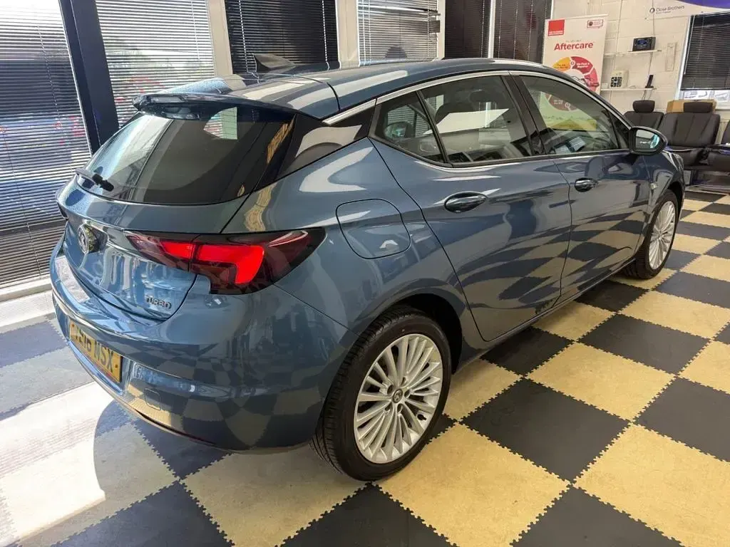 Used Vauxhall Astra Elite 150 HP (110 kW) 2016 Blue Hatchback