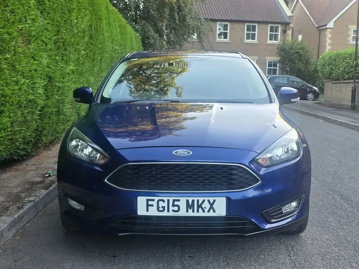 Used Ford Focus Zetec 125 HP (91 kW) 2015 Blue Hatchback