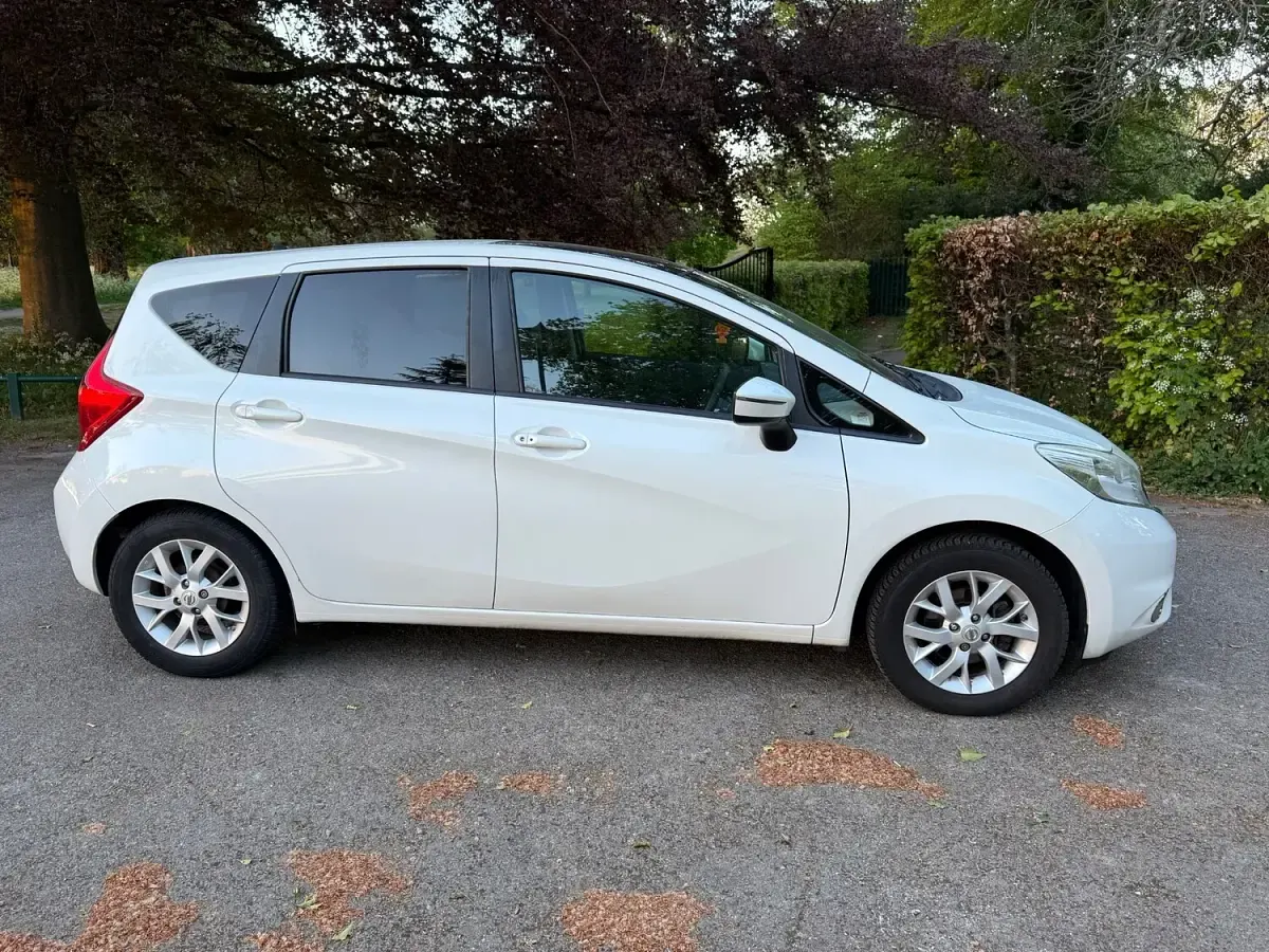 Used Nissan Note Acenta Premium 80 HP (58 kW) 2014 White Hatchback