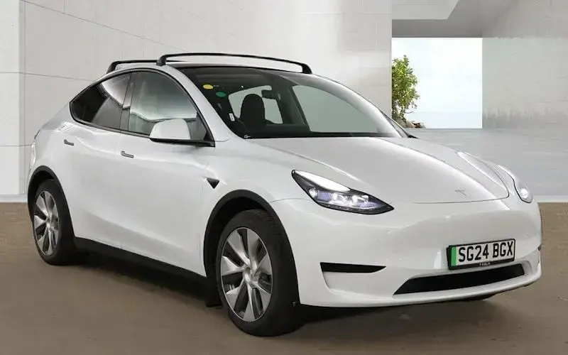 Used Tesla Model Y Standard Range 219 kW (299 HP) 2024 White SUV