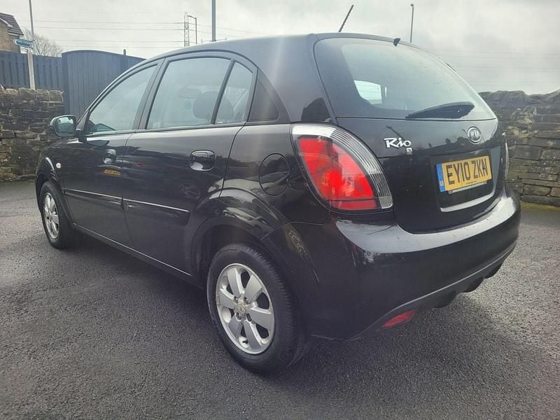 Used Kia Rio 108 HP (79 kW) 2010 Black Hatchback