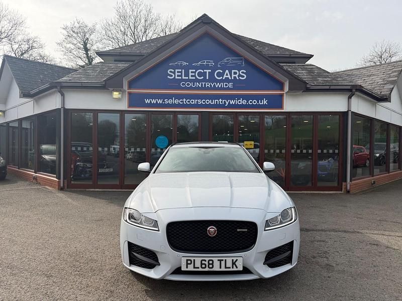 Used Jaguar XF Sportbrake R-Sport 250 HP (183 kW) 2018 White Estate