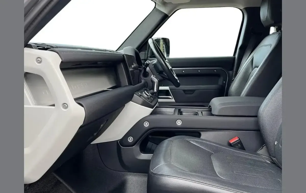 Used Land Rover Defender SE 196 HP (144 kW) 2021 Grey SUV