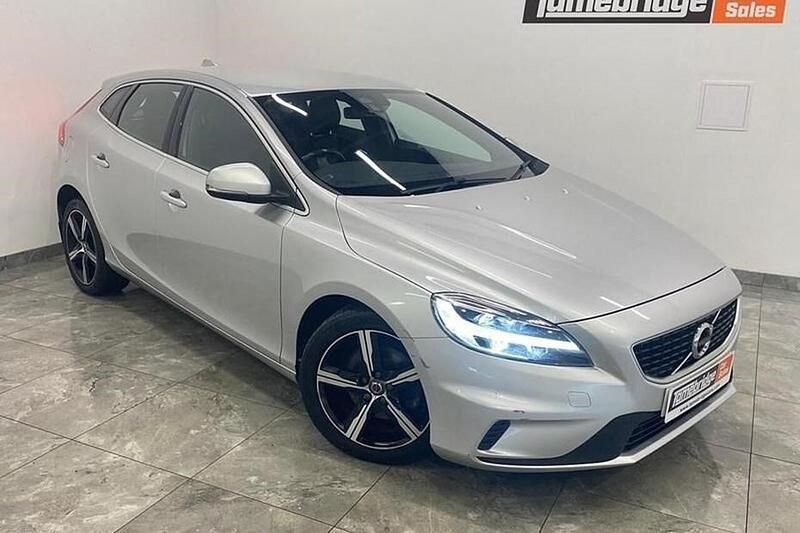 Silver Used 2017 Volvo V40 R-Design Estate | £7,795 (Good price) - Image 1/1