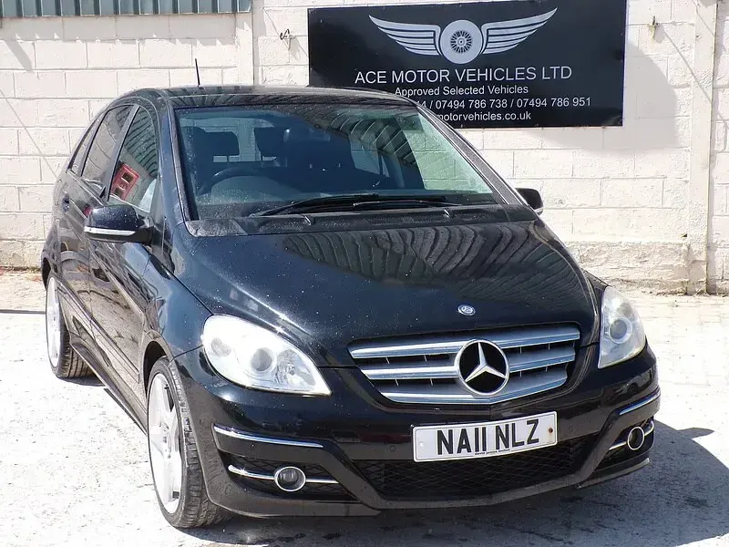 Used Mercedes B180 SE 2011 Black Hatchback