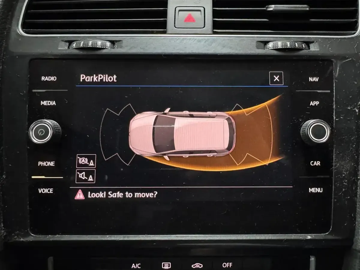 Używany VW Golf VII SE 115 KM (84 kW) 2018 Szary Hatchback