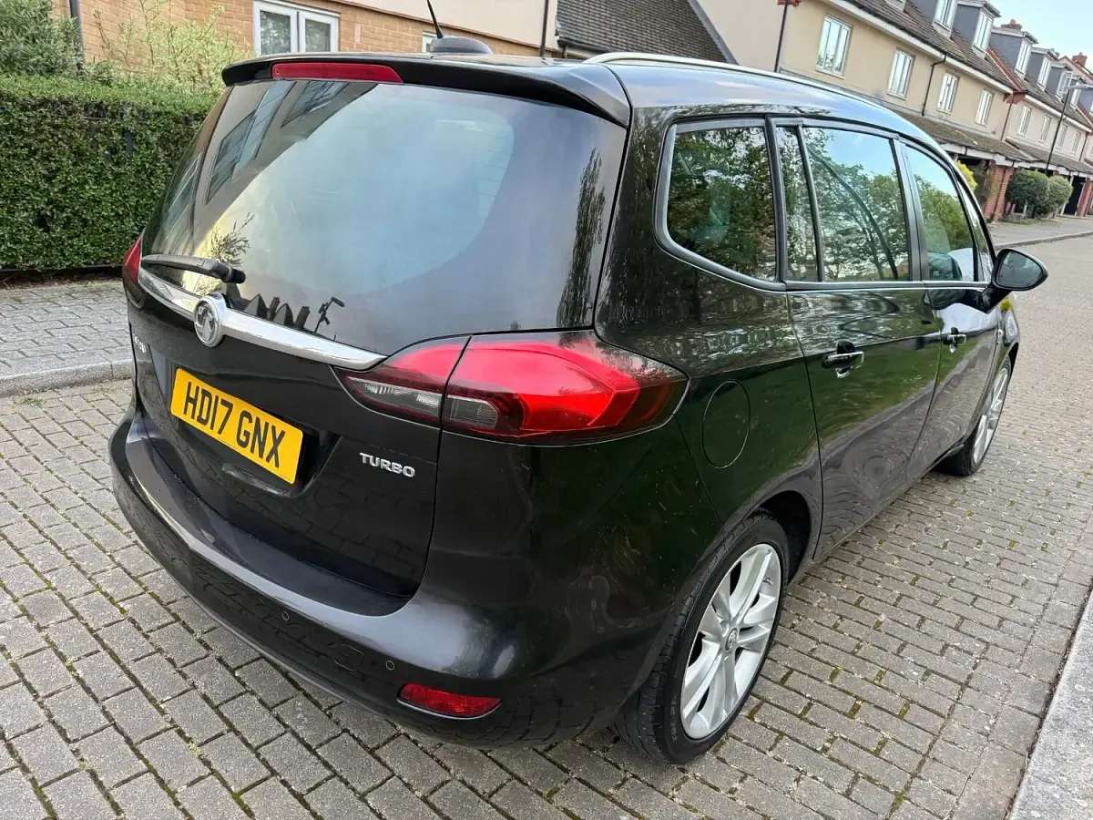 Used Vauxhall Zafira SRi 140 HP (102 kW) 2017 Black MPV