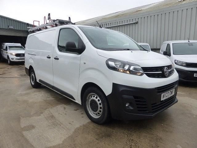 Second-hand Vauxhall Vivaro 100 CP (73 kW) 2022 Alb Monovolum