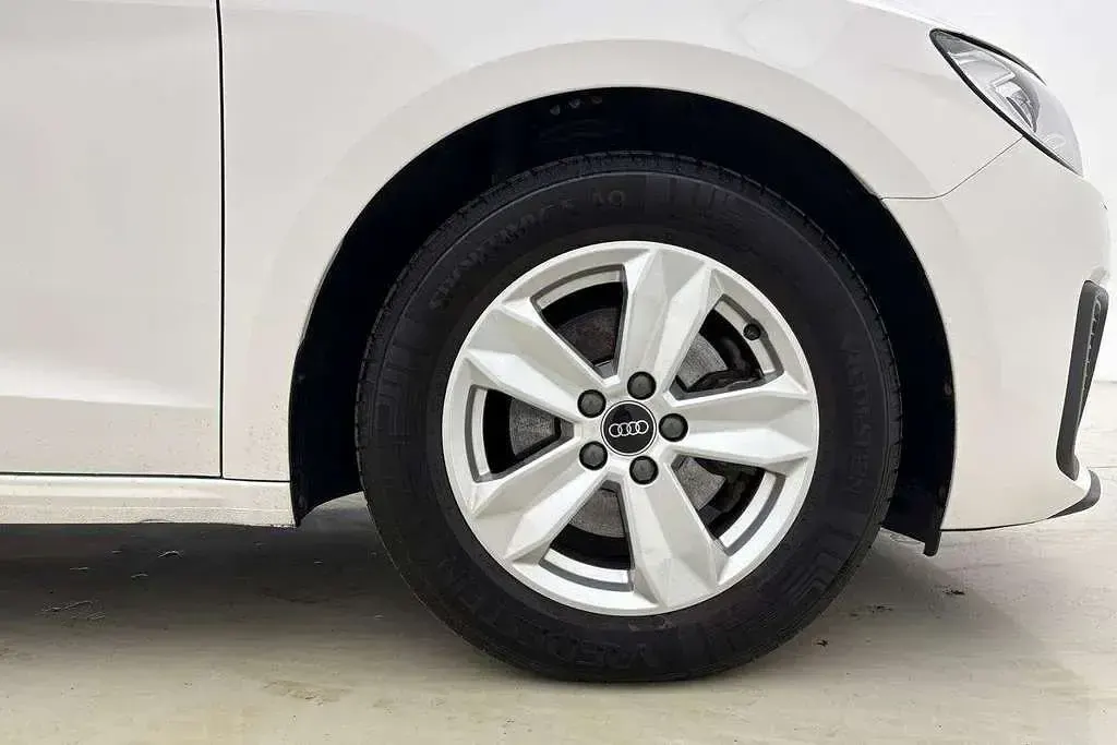 Used Audi A1 Design 108 HP (79 kW) 2023 White SUV