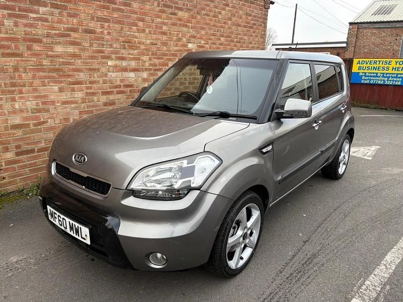 Used Kia Soul 126 HP (92 kW) 2010 Silver SUV