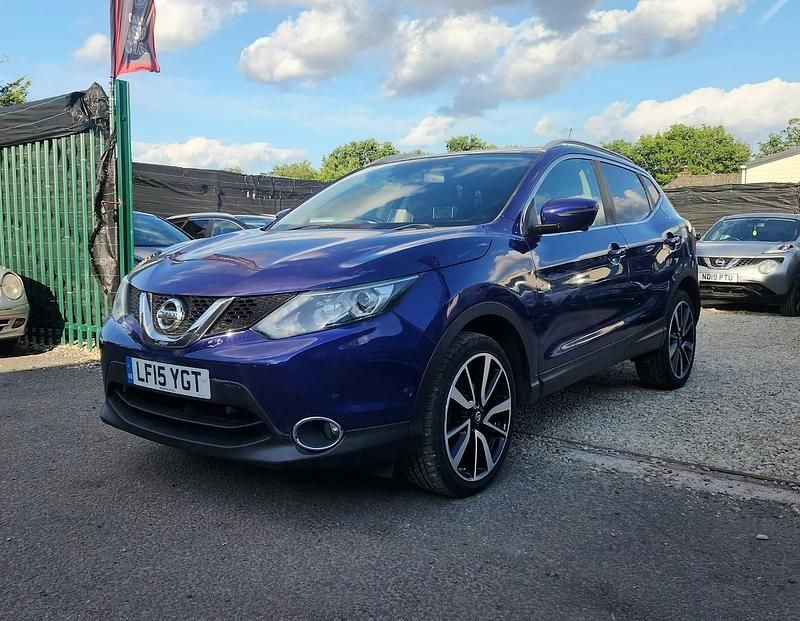 Blue Used 2015 Nissan Qashqai Tekna SUV | £5,850 (Expensive) - Image 1/4